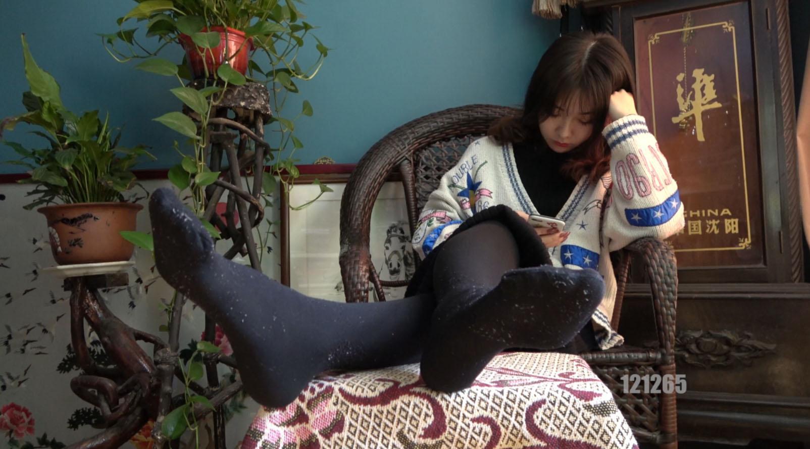 K&M 005-原汁原味的加厚黑丝足底 [MP4-1.75G]