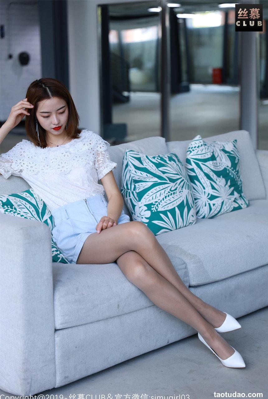 丝慕写真 SM026 模特丹丹《听说白色高跟和肉丝是绝配》