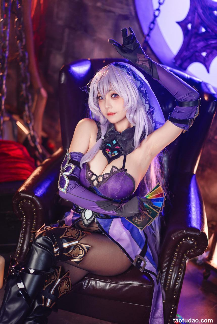 蜜汁猫裘 – 崩坏：星穹铁道 黑天鹅 [74P+2V-2.16GB]