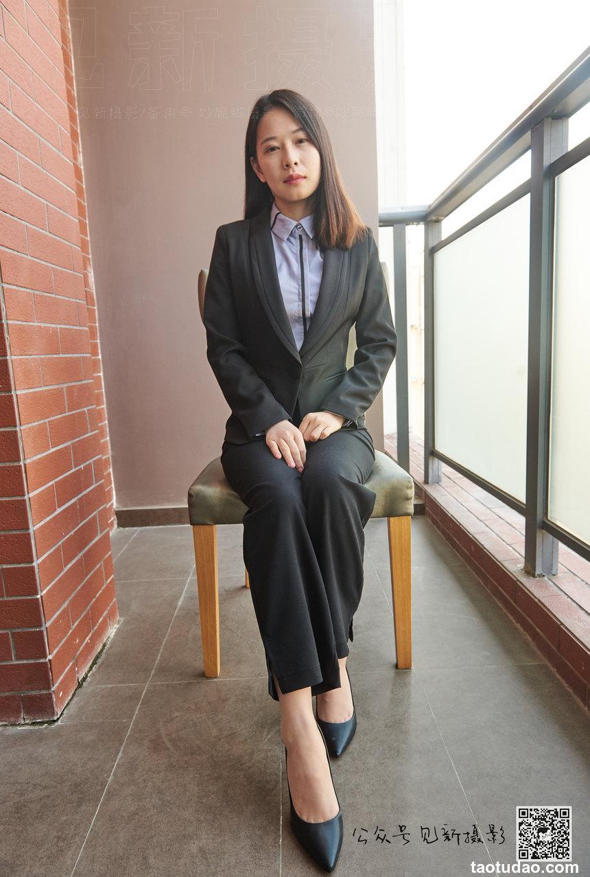 [见新摄影]NO.019-小江-户外裤里丝高跟【套图+视频-1.78G】