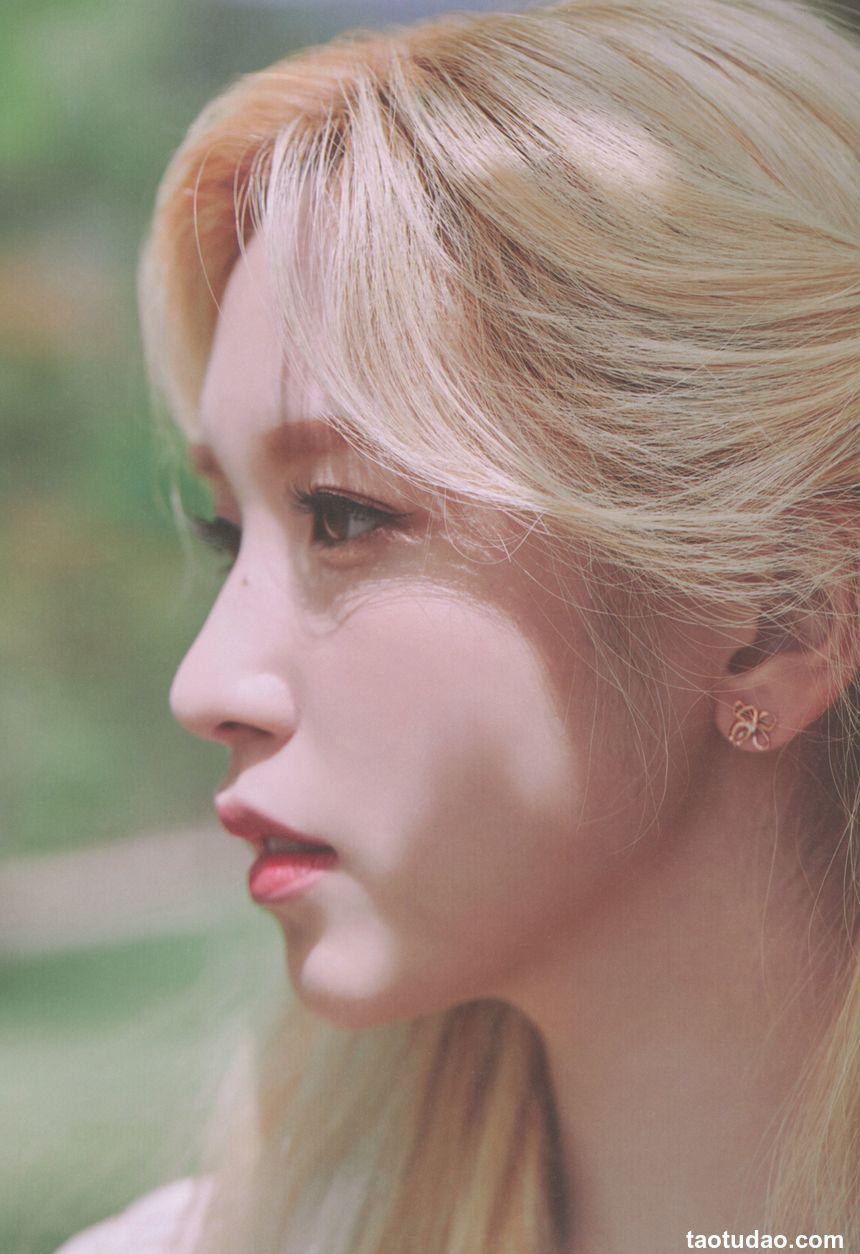 TWICE - Mina 1ST PHOTOBOOK [Yes, I am Mina [136P-165MB]