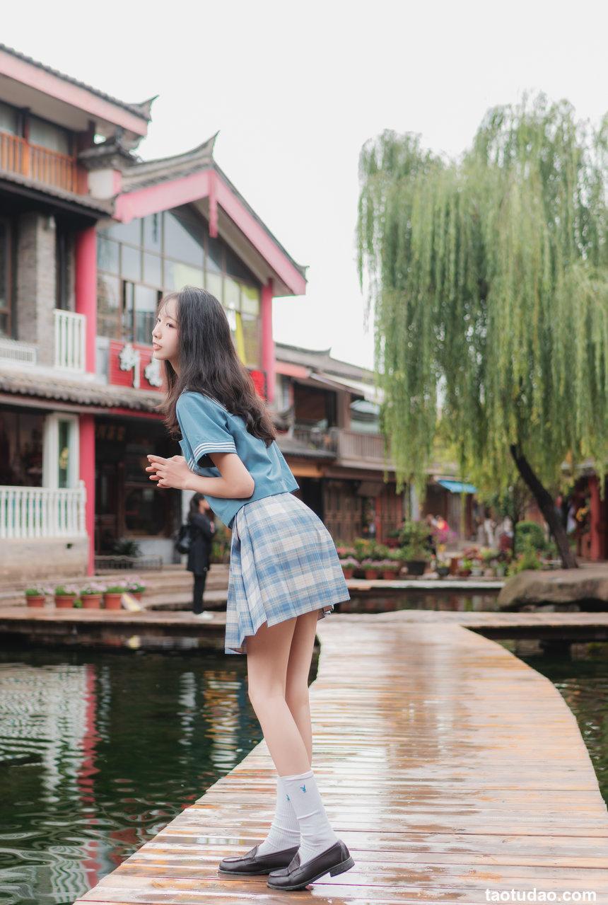 西瓜少女 NO.004 – 丽江写真JK户外 [44P-483MB]