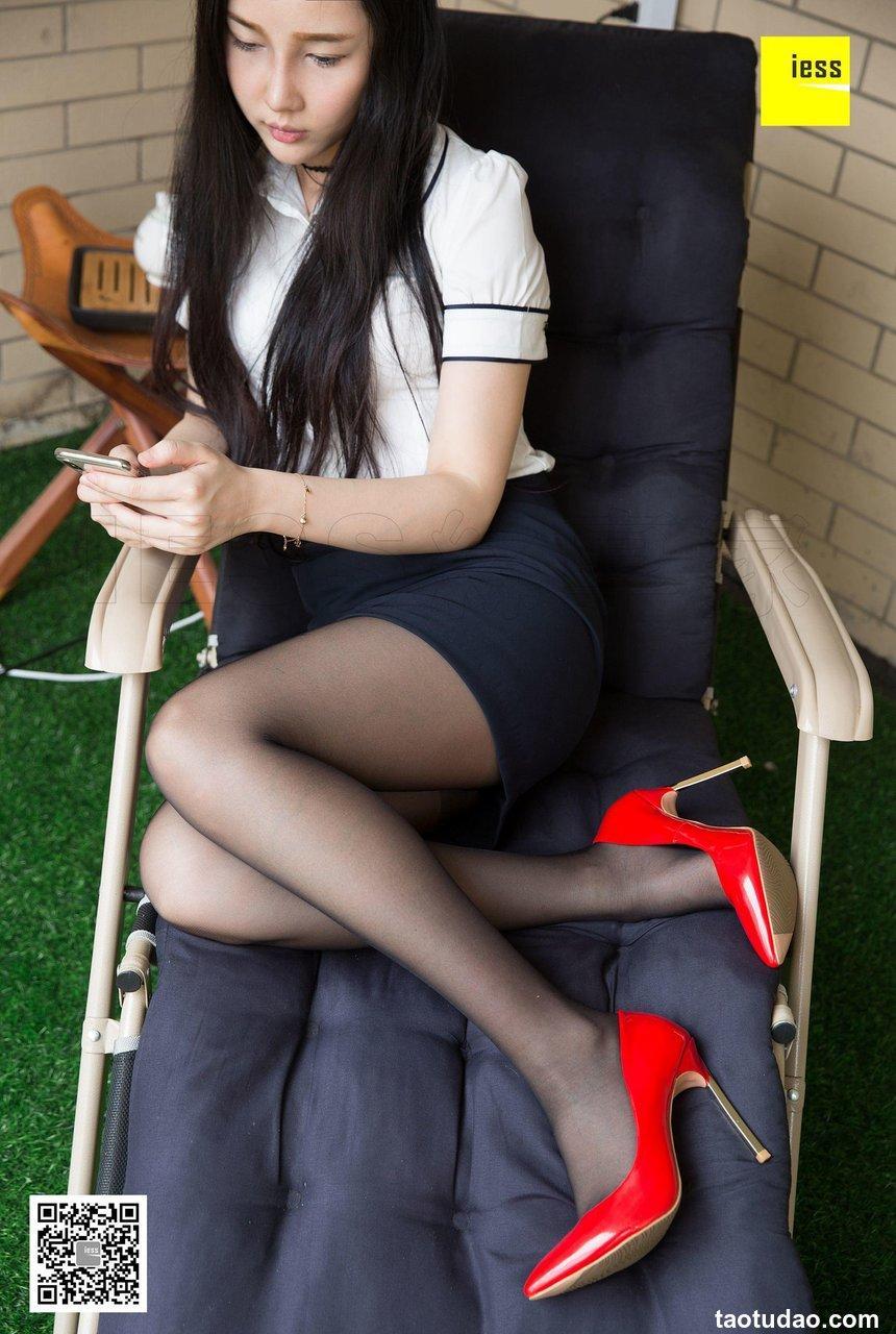 [IESS异思趣向] 2018.05.15 丝享家232《肉肉脚风韵黑丝》文欣 [99+1P]