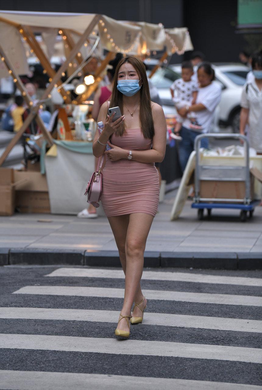 都市丽人粉色连体裙美女 [126P+1V-5.03G]