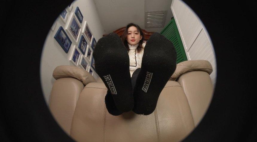 [A&F]丝足视频 043-美女baby展示她性感棉袜裸足 [1V-3.51G]