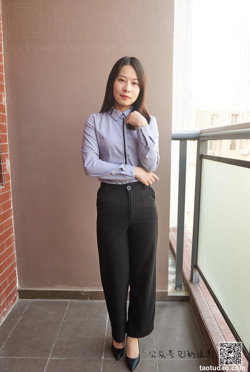 [见新摄影]NO.019-小江-户外裤里丝高跟【套图+视频-1.78G】