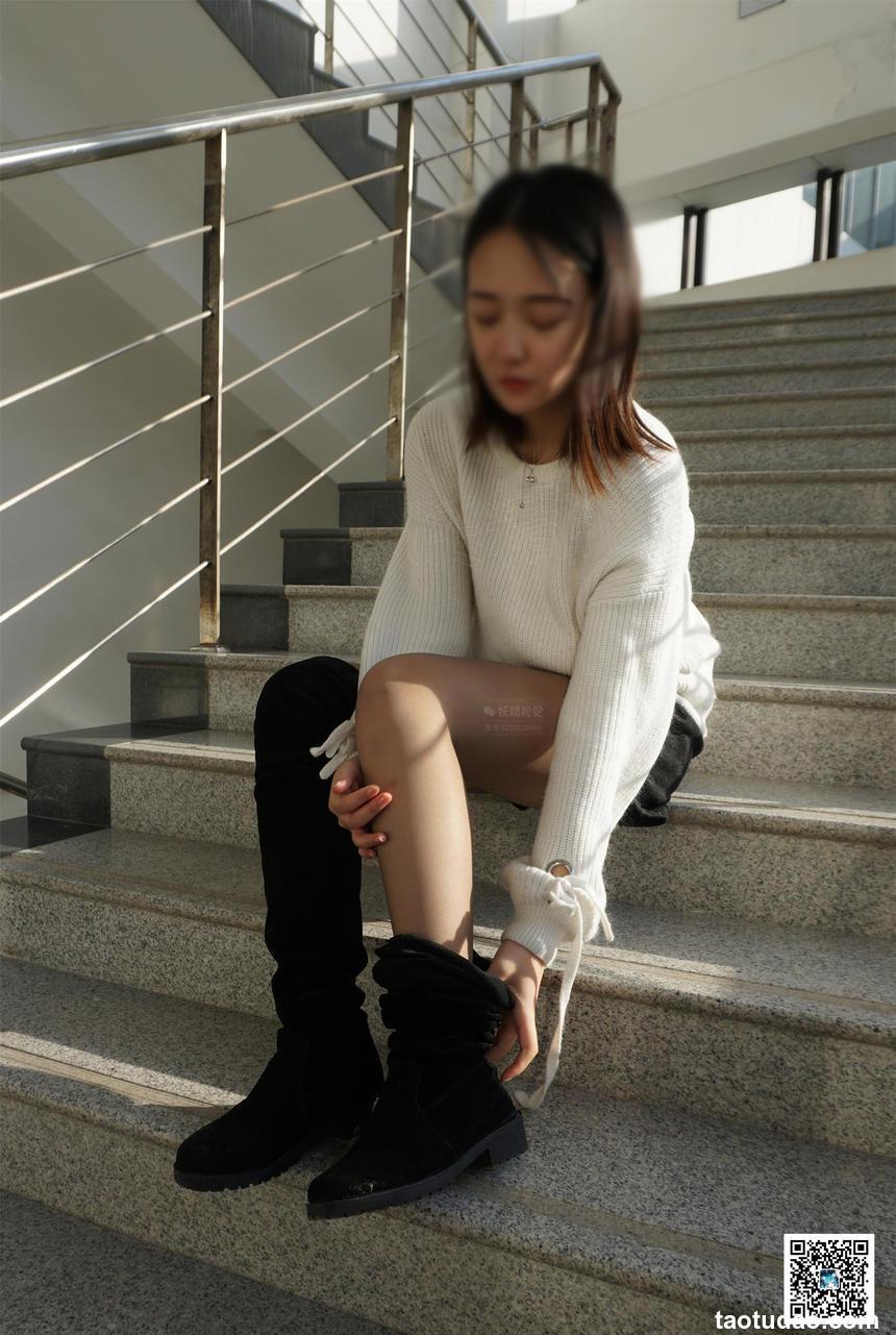 妖精视觉 NO.104 苏苏 长靴&高跟，双色丝袜[73P／47MB]