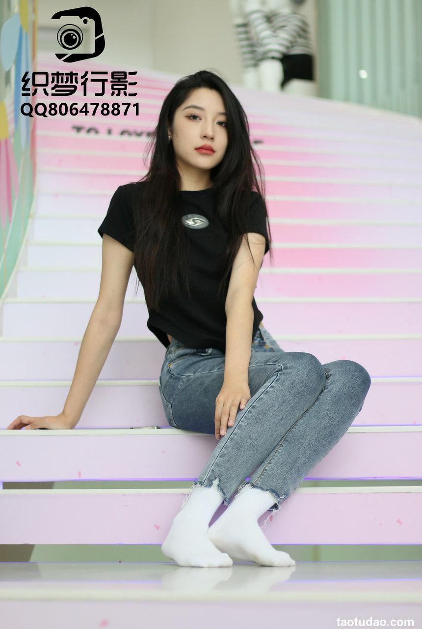 [织梦映像] No.018 大家闺秀大美女白袜裸足 [100P+1V-2.22G]