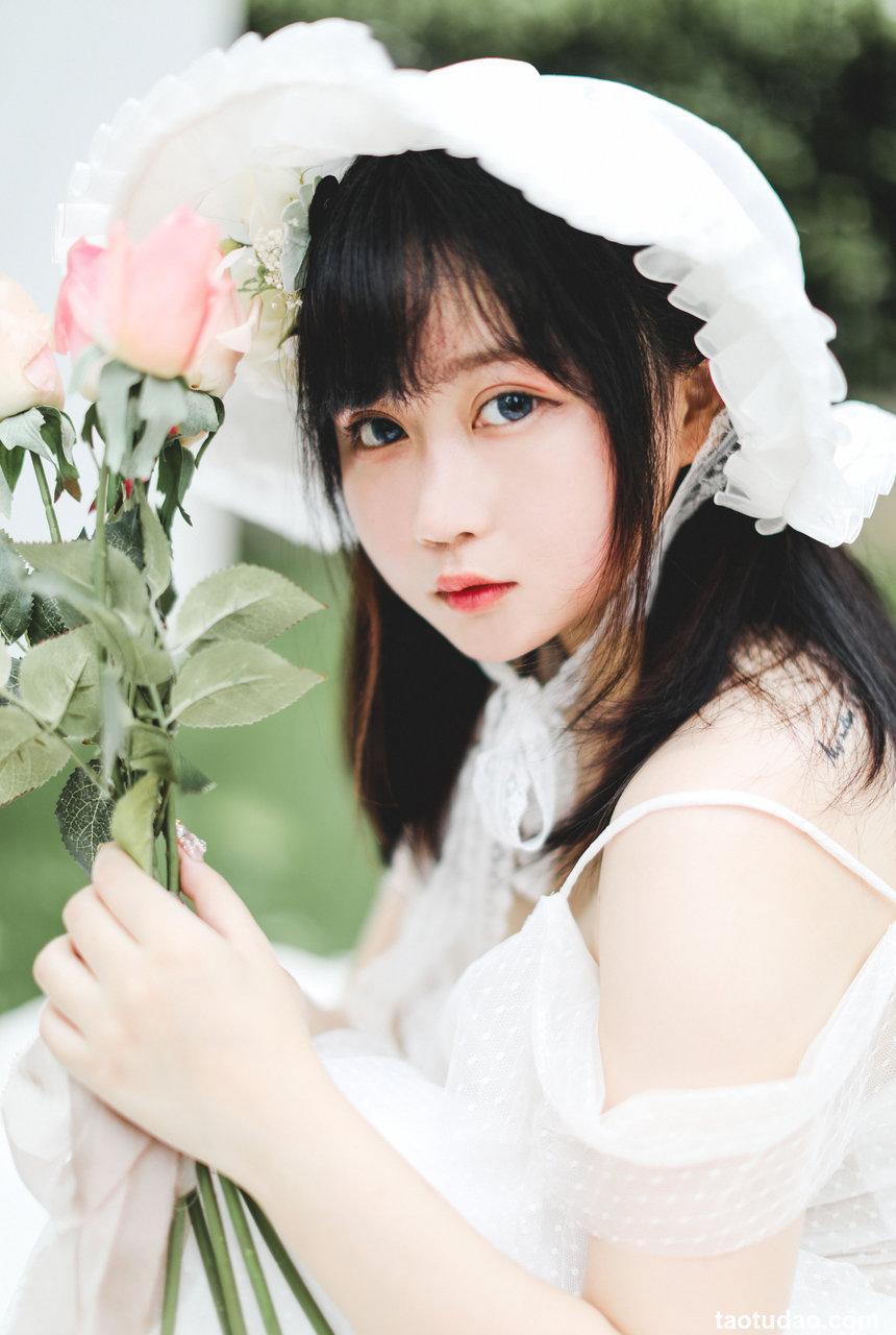 是依酱呀 - NO.21 依酱私人拍摄图 [30P-165MB]