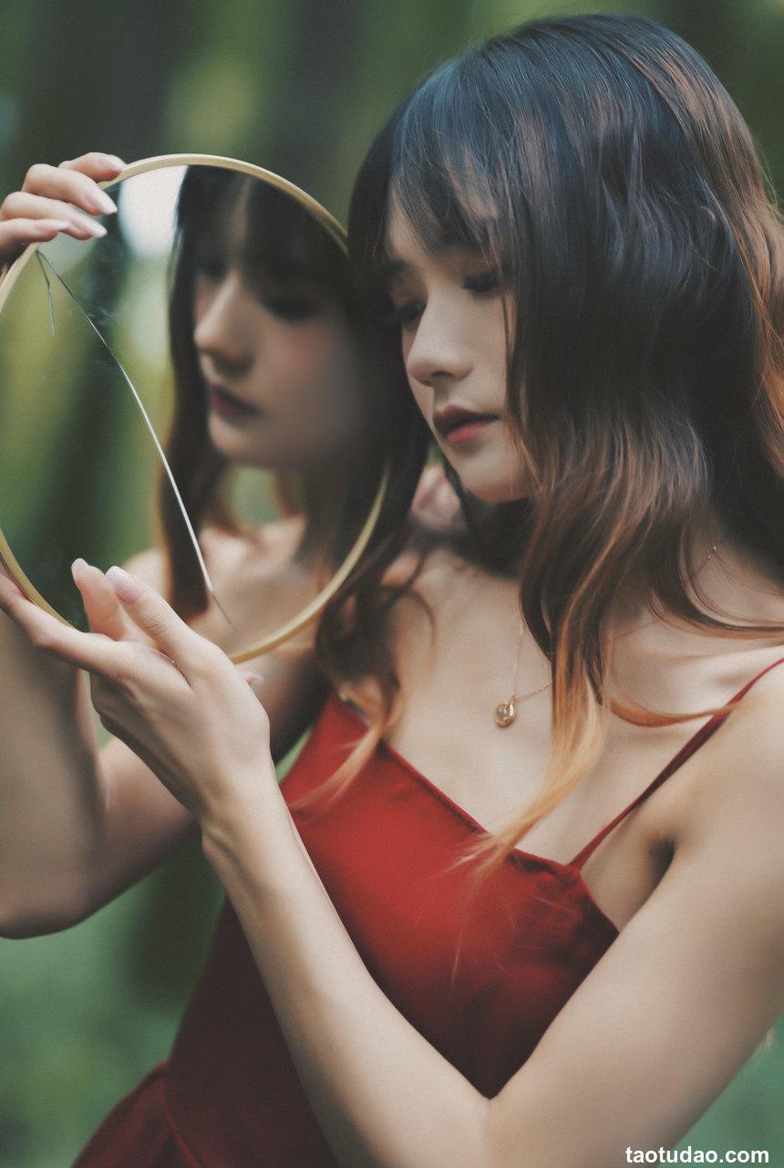 兔子Zzz不吃胡萝卜 - NO.37 闯入迷雾森林 [25P-106MB]