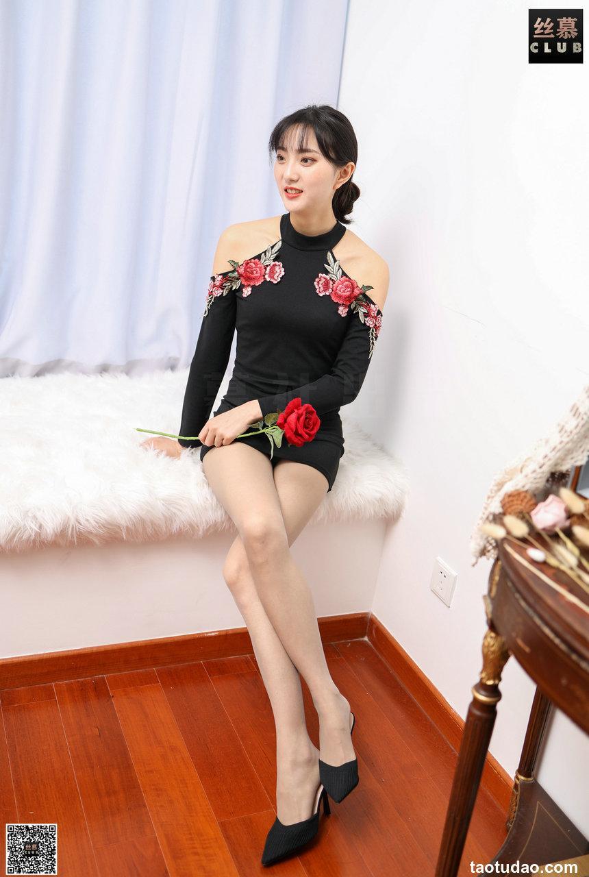 丝慕写真 SM110 佳佳的露肩裙 [82P]