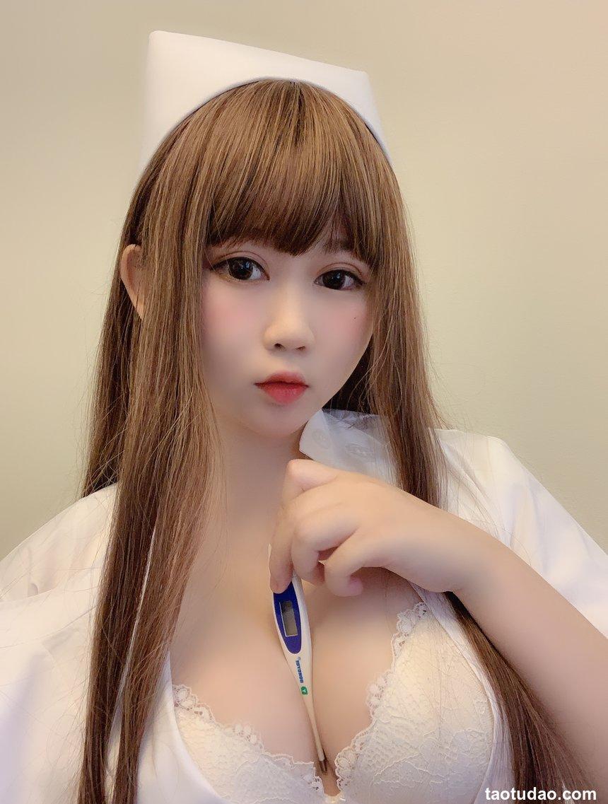 是依酱呀 - NO.11 性感护士 [23P-32MB]