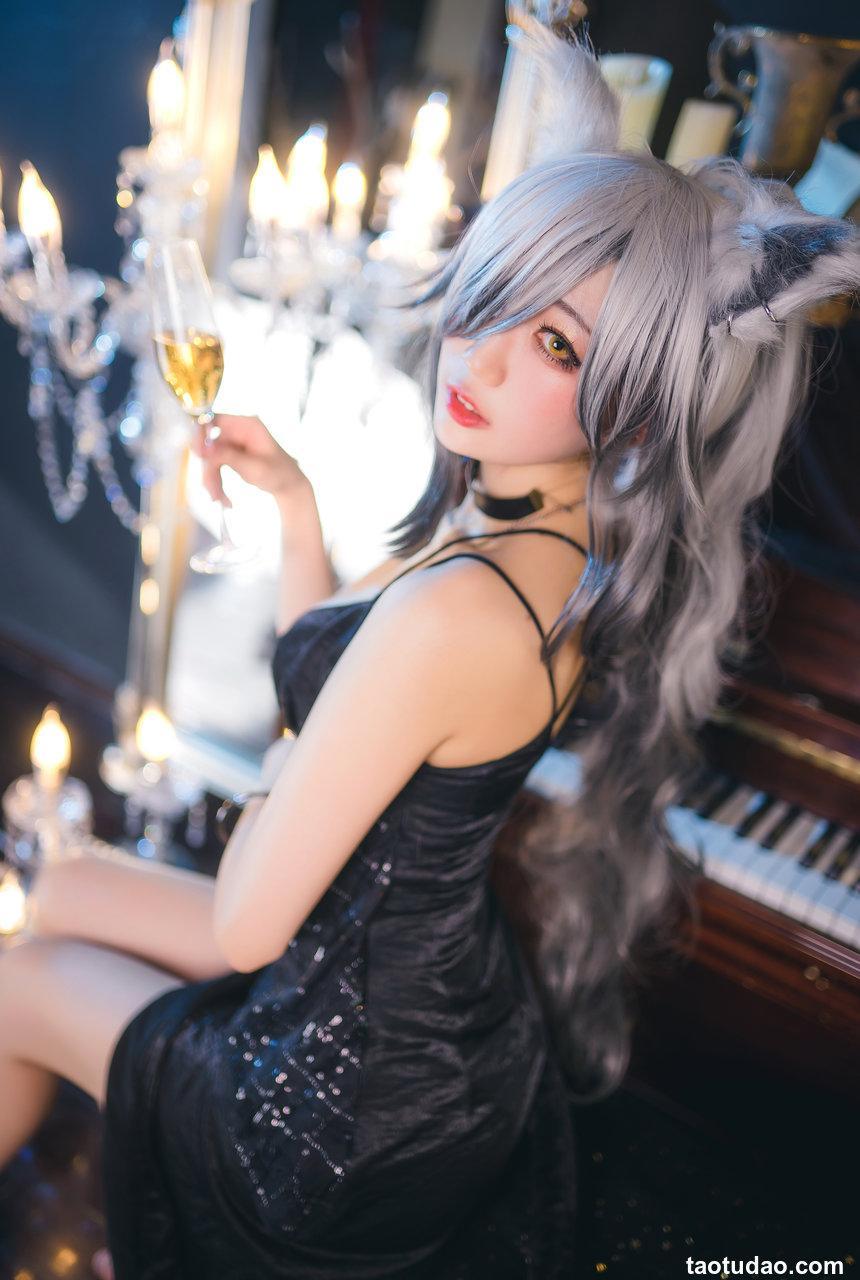 周叽是可爱兔兔 - 礼服[24P／337MB]