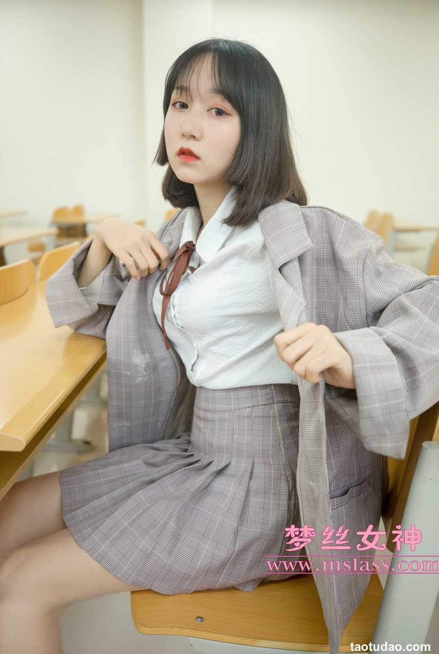 梦丝女神 刘诺-教室顷语 [61+1P]