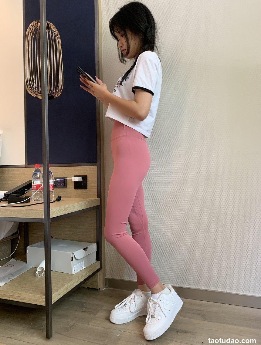 [誉铭传媒]袜足摄影 2022年《10月整合福利》[130P+6V／620MB]