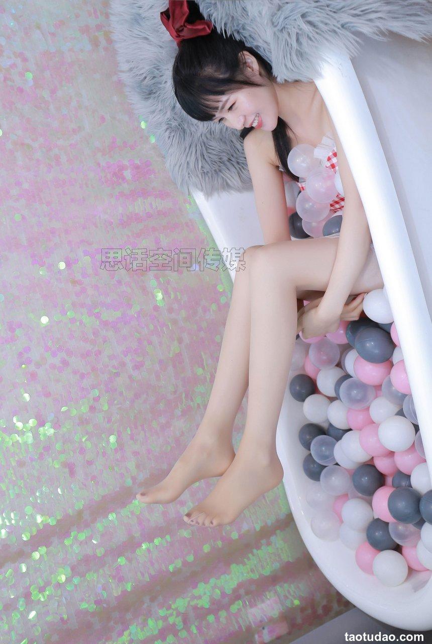 [SiHua思话]SH176 筱蝶__波波球上的美腿少女[50P／94.1MB]