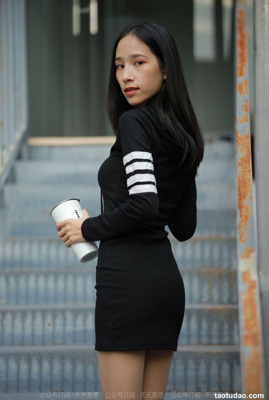 [IESS异思趣向] 2021.11.06 丝享家967：美子《天台大长腿》[77P／70MB]