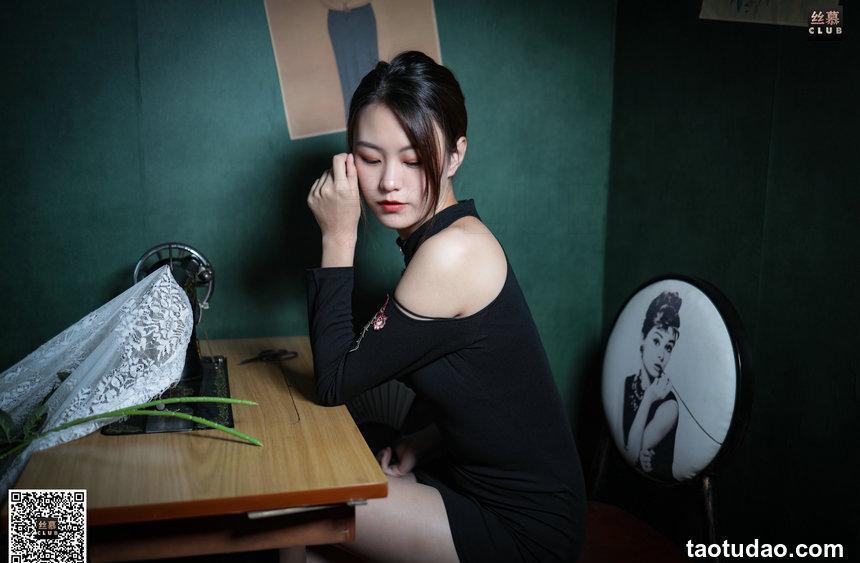 丝慕写真 欣妹 – 玫瑰花 [93P]