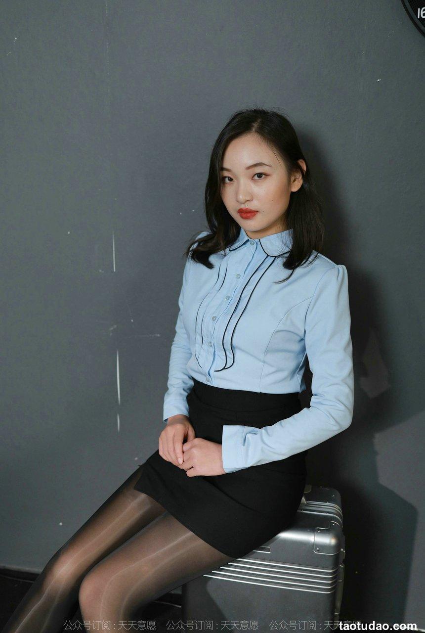 [IESS异思趣向] 2021.10.24 丝享家956：星星《OL职业装展示》[91P／128MB]