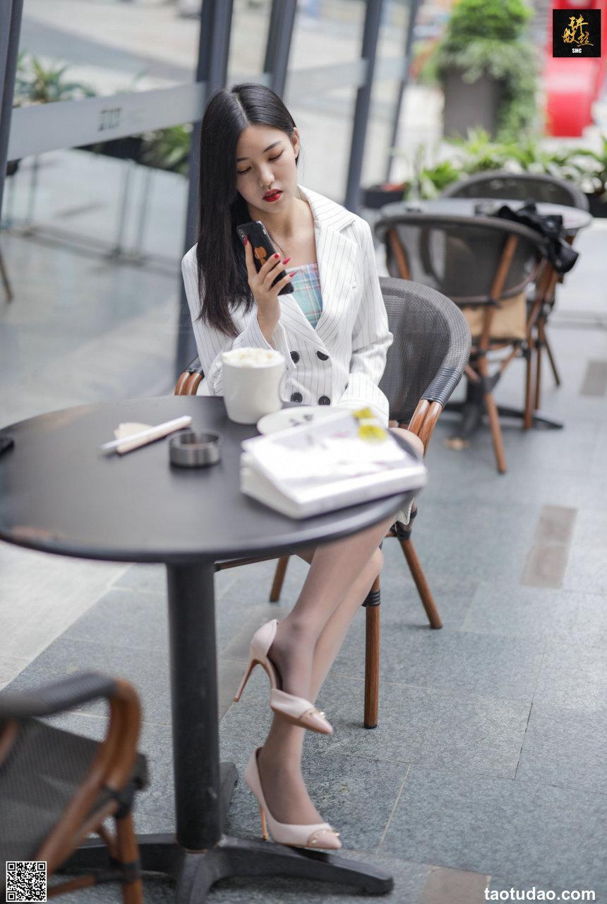 丝慕写真 文欣 - 书店偶遇美腿小姐姐