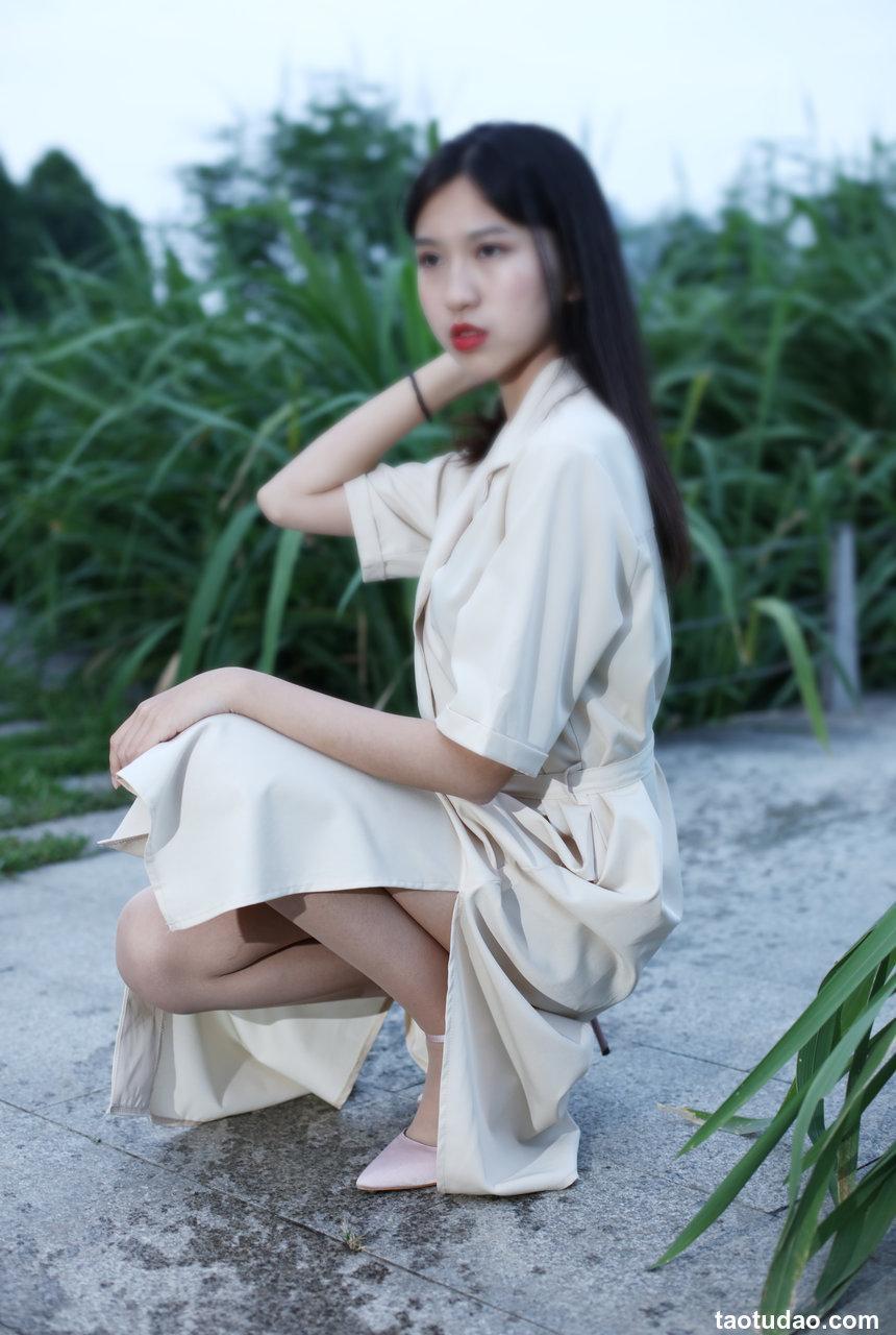 奈丝写真 NO.131 户外躺拍–小橙子 [36P+472M]