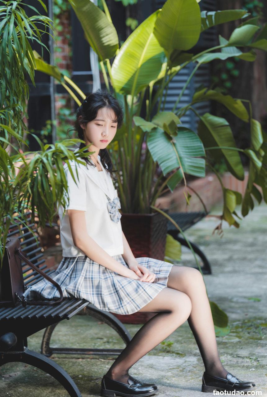 西瓜少女 NO.003 – 凤凰新村JK户外 [57P-1.3G]