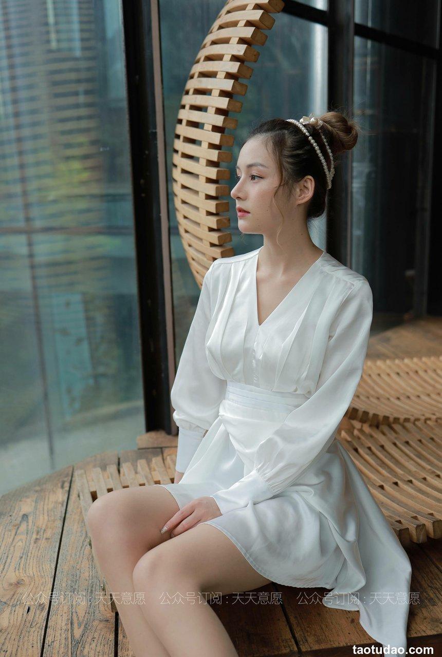 [IESS异思趣向] 2021.05.10 丝享家800：九妹《法式连衣裙》[90P／122MB]