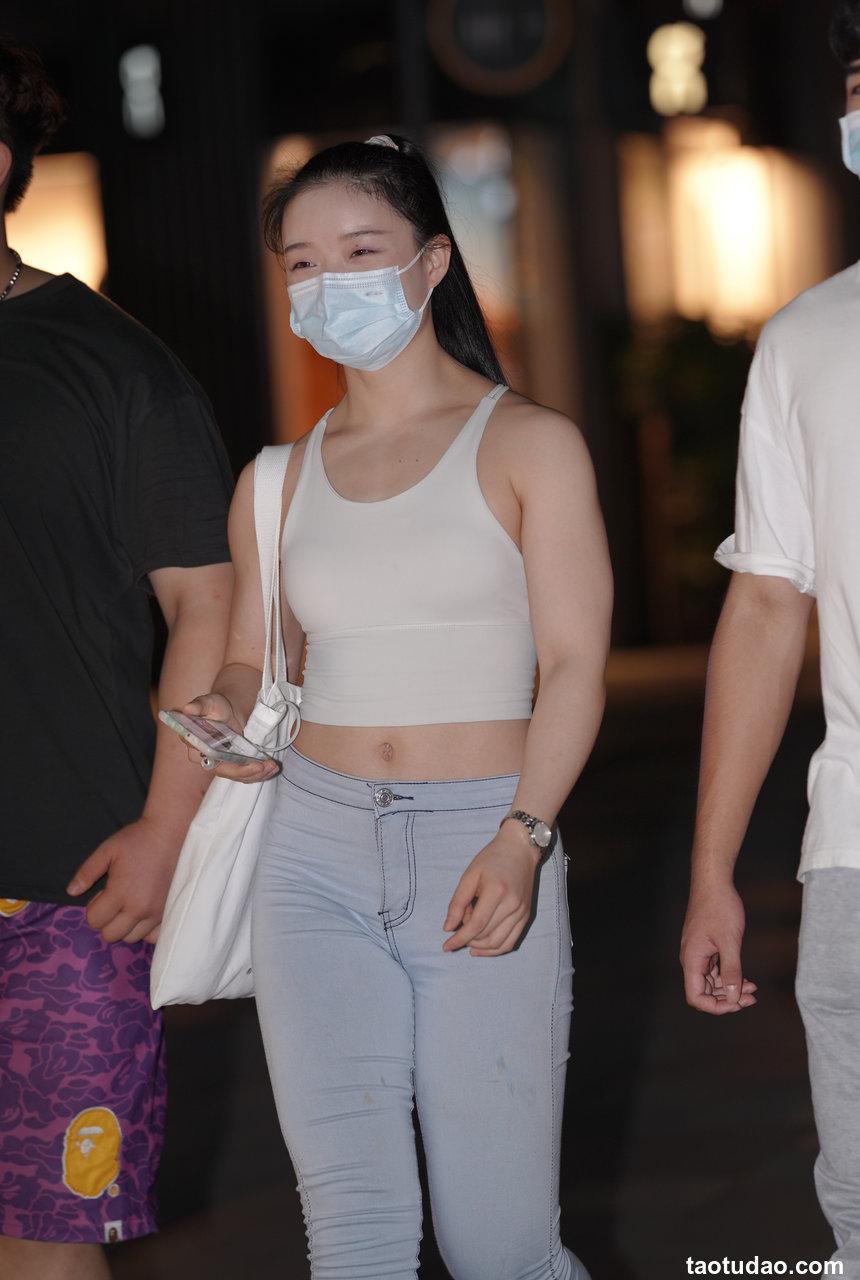 都市丽人街拍紧牛饱满 [92P+1V-1.38G]