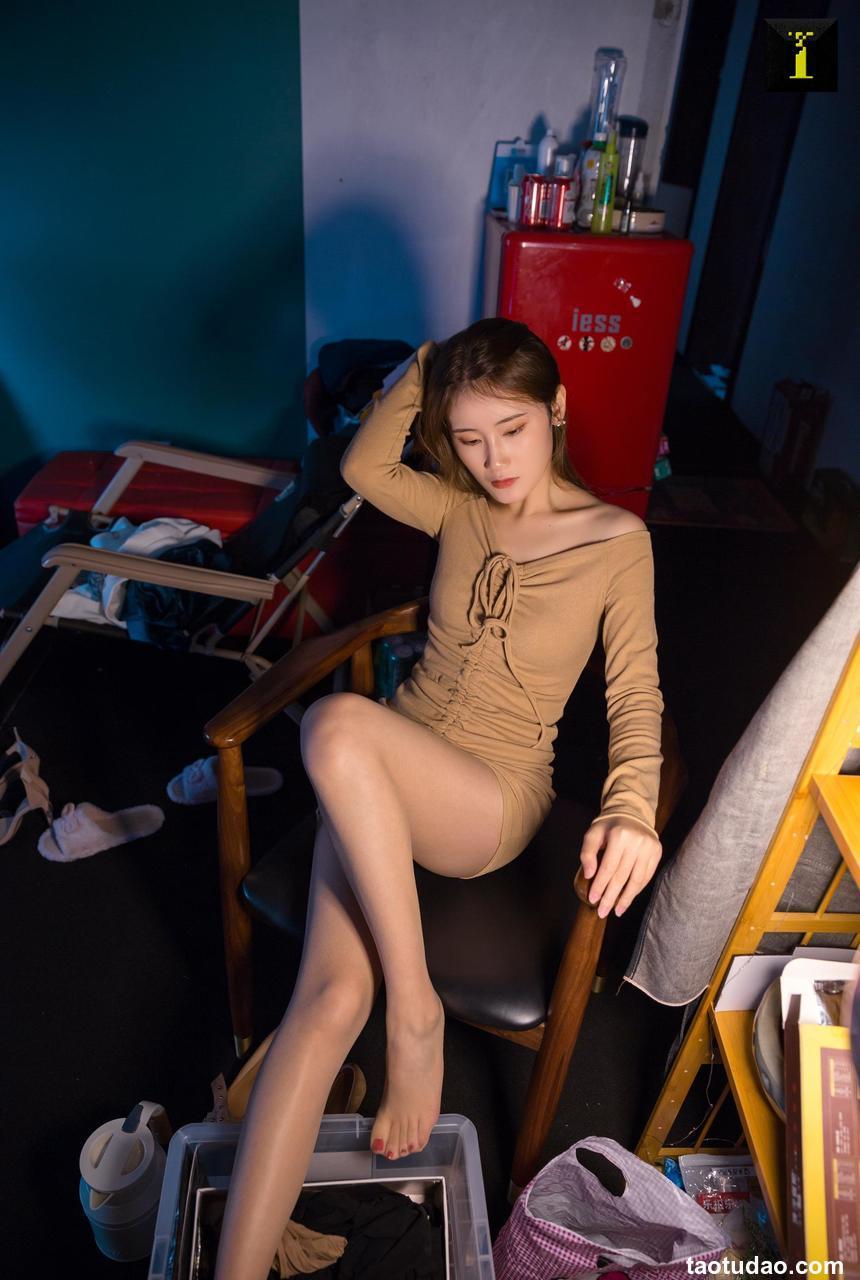 [IESS异思趣向]2019.11.25 丝享家628：仓库小妹紫薇