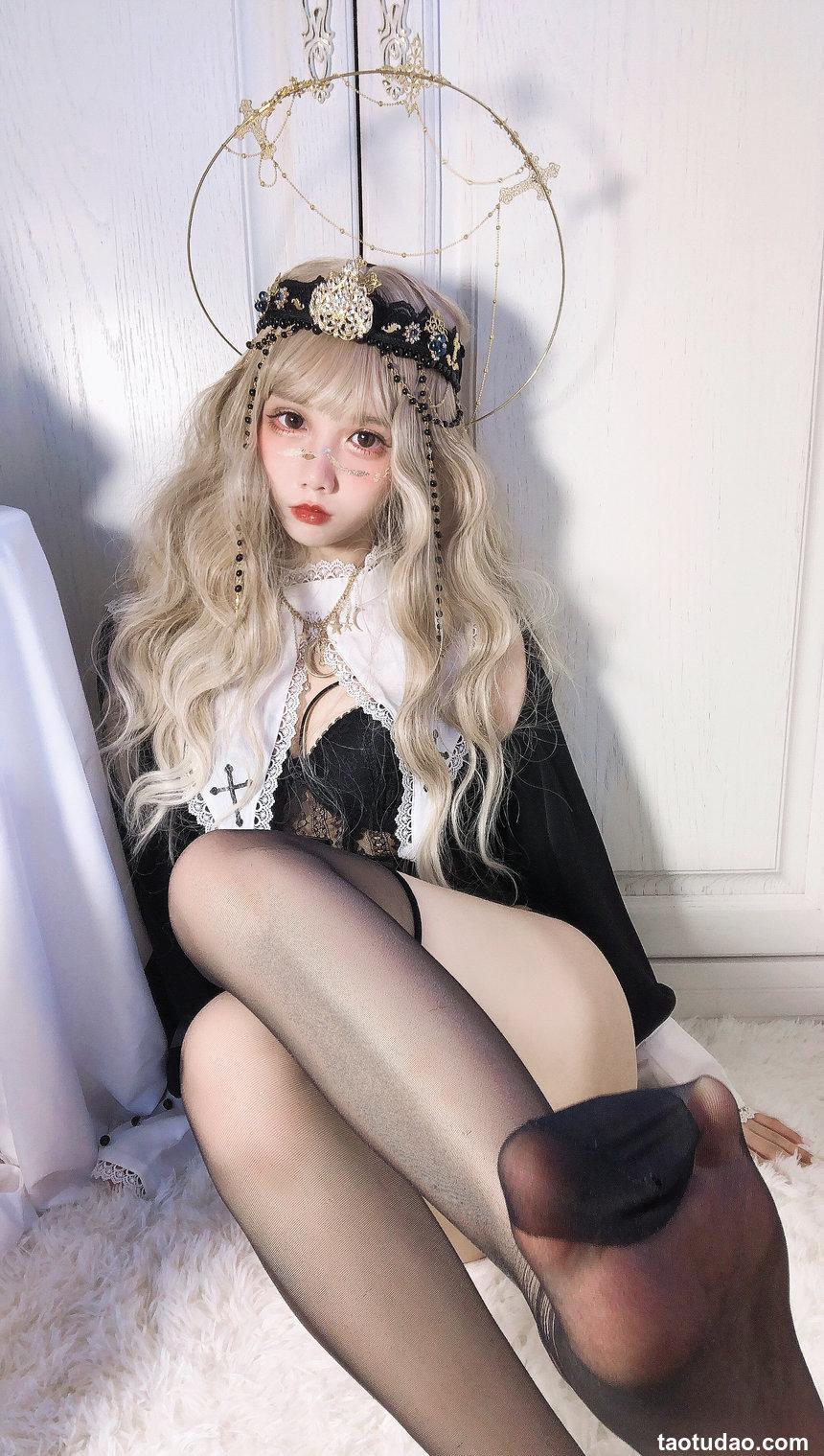 果咩酱w NO.011 - 叛逆修女[30P／207MB]