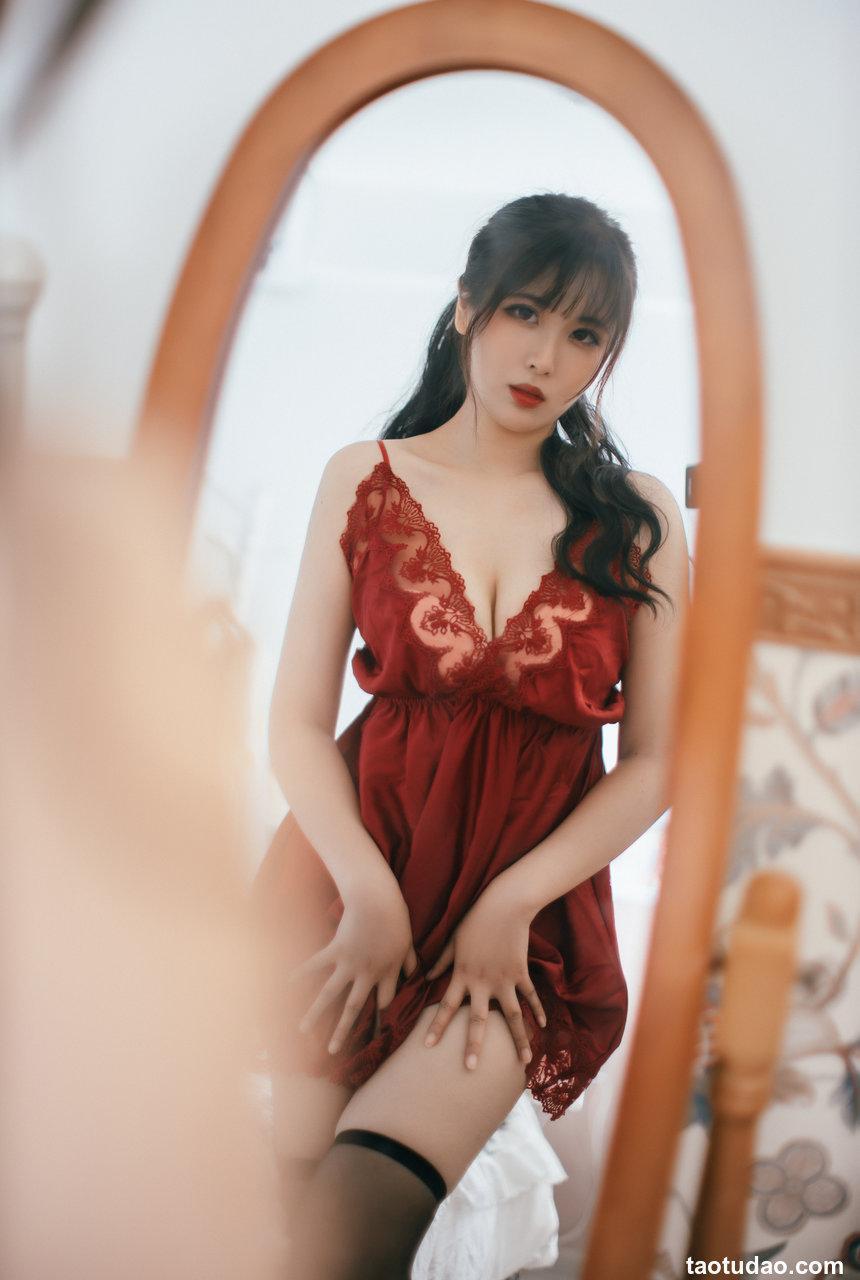 轩萧学姐 - NO.11 Claret [27P-318MB]