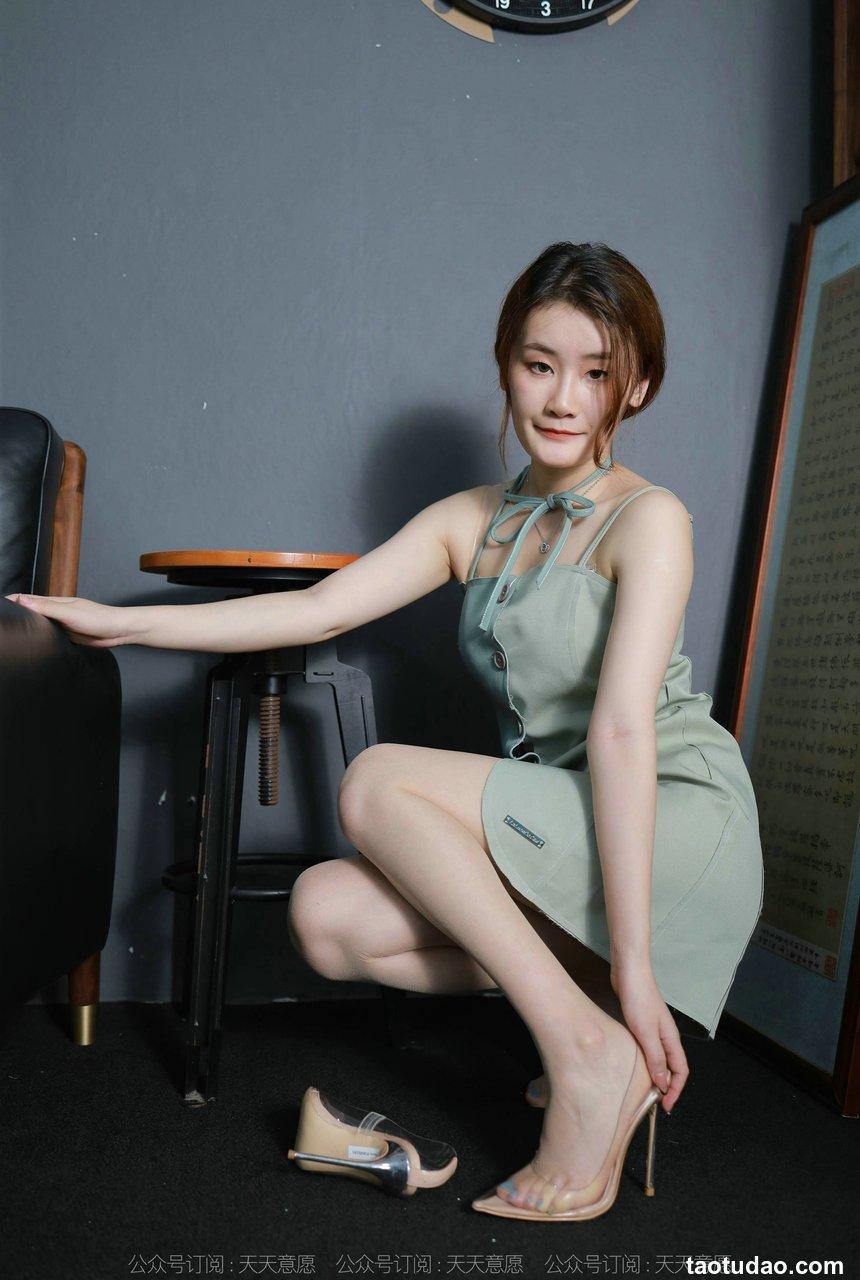 [IESS异思趣向] 2021.09.21 丝享家925：紫薇《淡绿短裙》[90P／105MB]