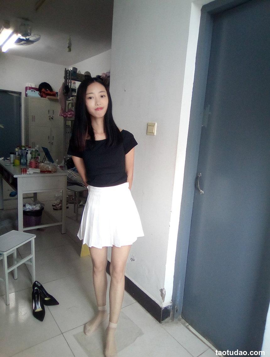 学妹校园寝室短丝系列034期 卫艺[190P／396MB]