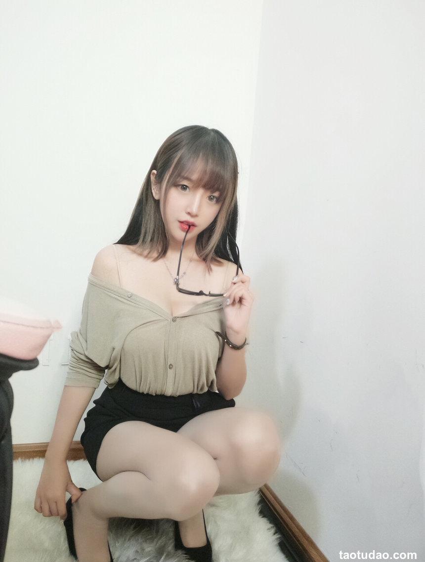 过期米线线喵 丝袜 肉色 [7P 21M]