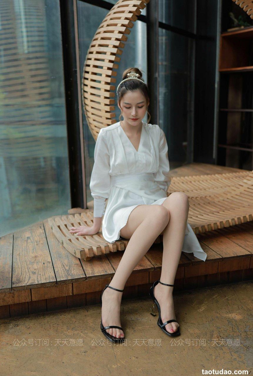 [IESS异思趣向] 2021.05.10 丝享家800：九妹《法式连衣裙》[90P／122MB]