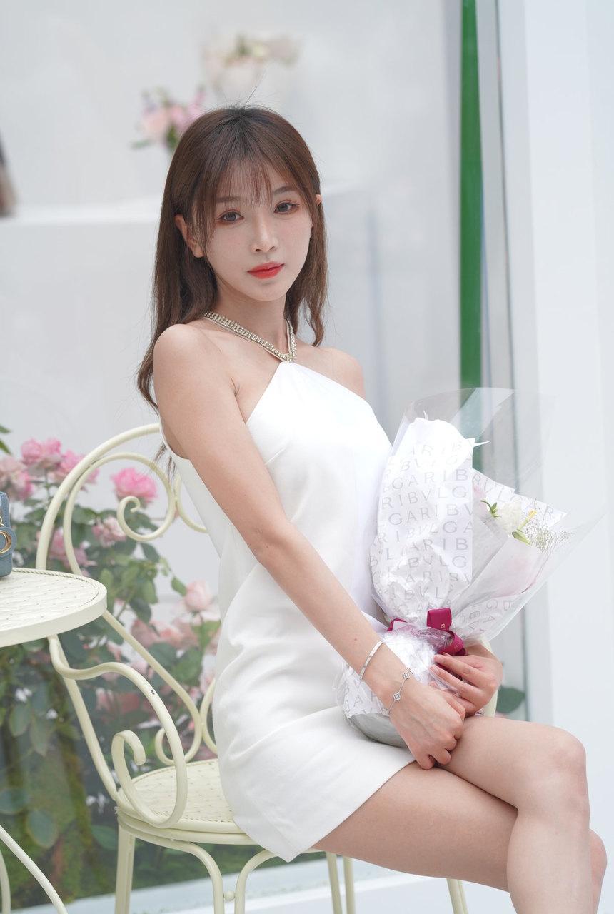 都市丽人白净优雅小姐姐【131P-1.37G】