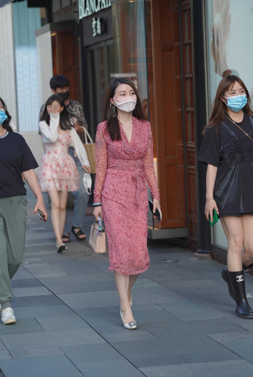 都市丽人碎花裙少妇【77P+1V-0.98G】