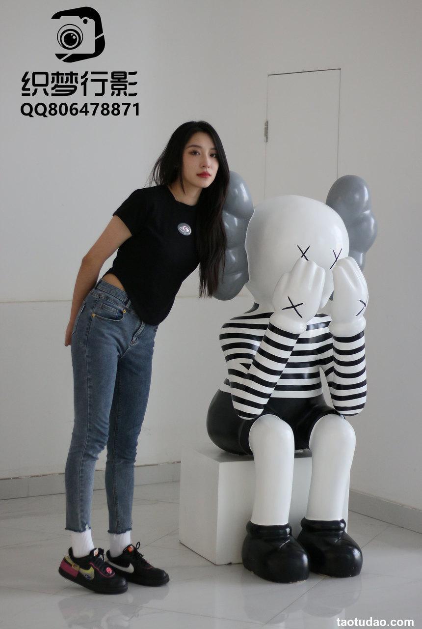 [织梦映像] No.018 大家闺秀大美女白袜裸足 [100P+1V-2.22G]