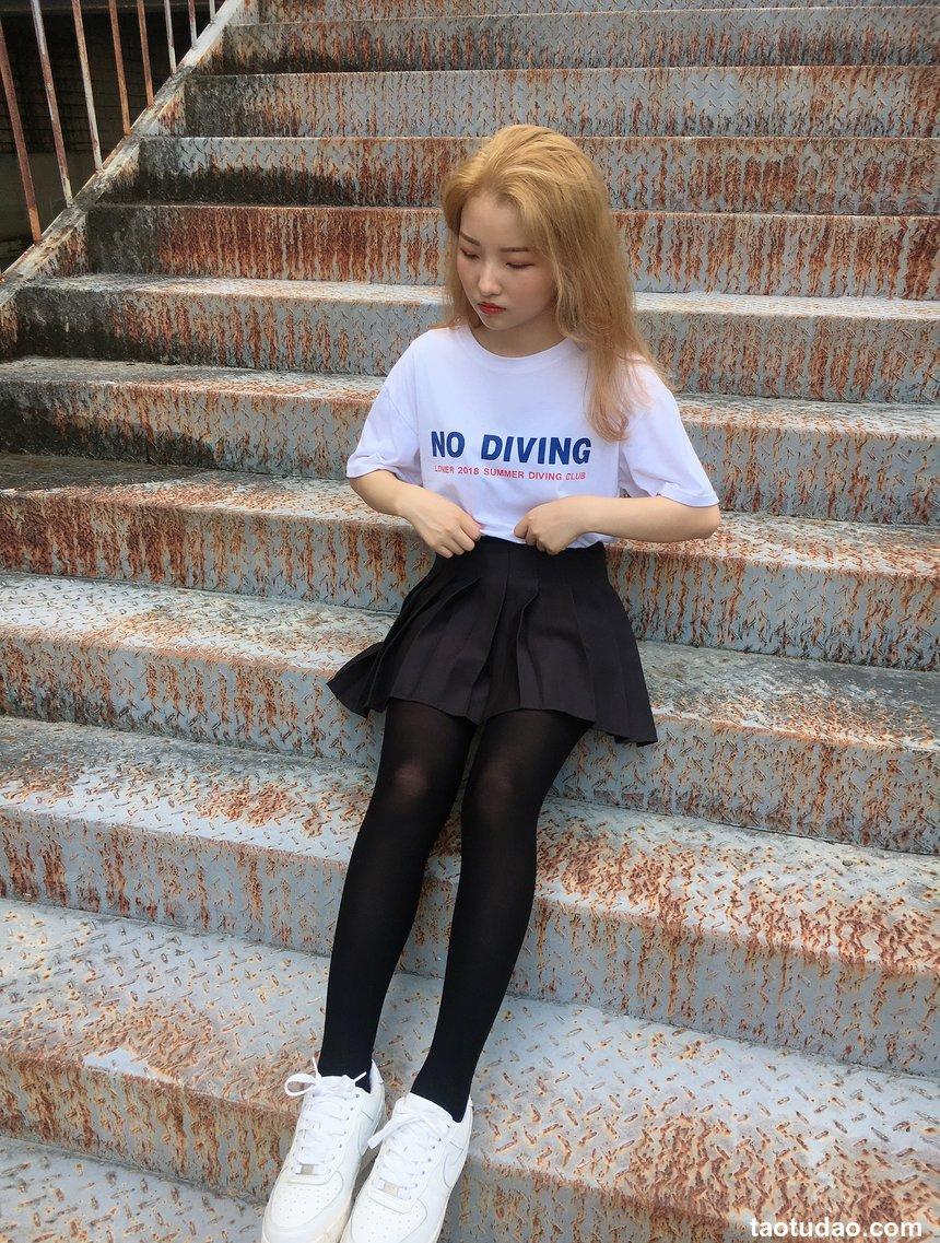 [最爱帆布鞋] 丝袜美腿写真 ON.47 图套