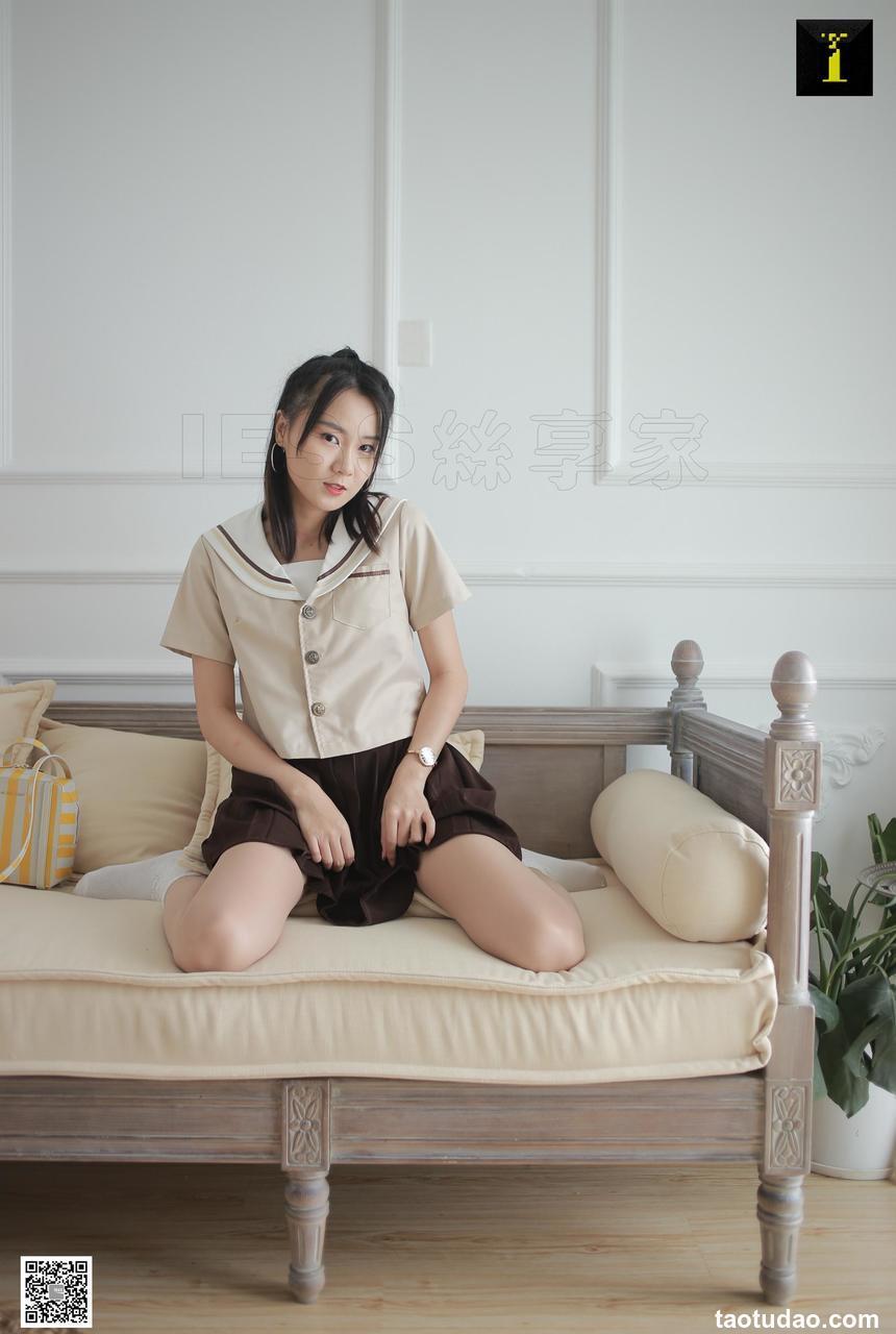[IESS异思趣向] 2019.08.19 丝享家553： 小衫初尝JK棉袜 [80P20M]