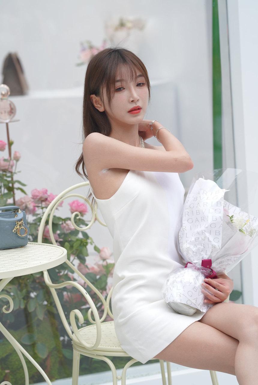 都市丽人白净优雅小姐姐【131P-1.37G】