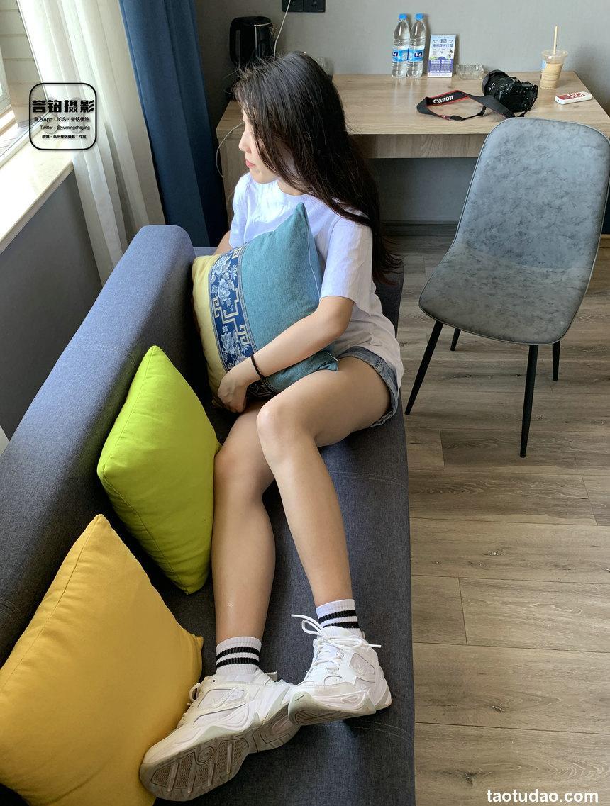 [誉铭传媒]袜足摄影 2022年《2022微信群第6套》[120P+1V／799MB]