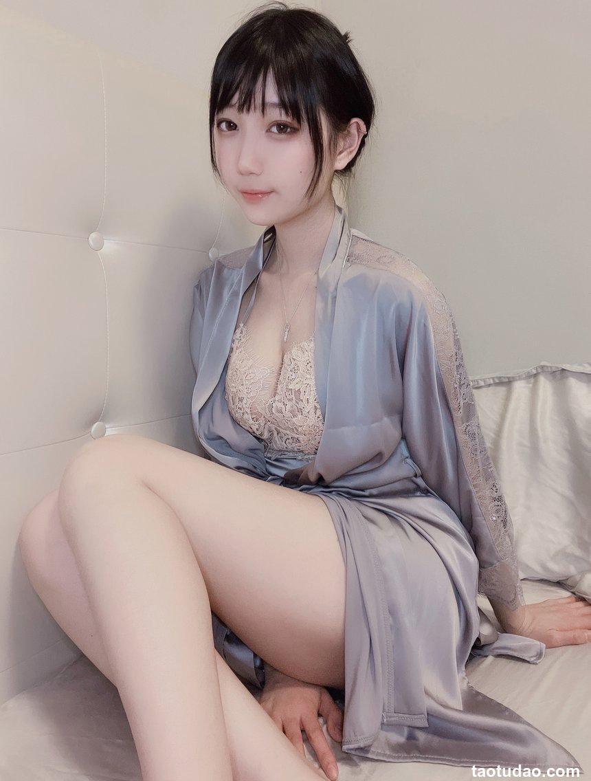 周叽是可爱兔兔 NO.017 - 今夕何夕睡袍[9P／15.1MB]