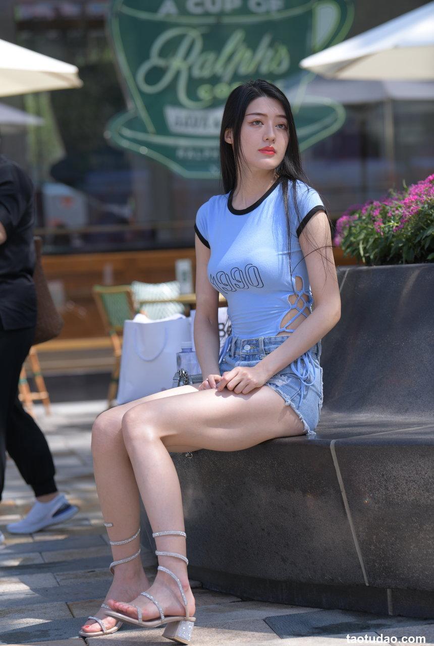 都市丽人蓝色牛仔热裤美女【770P+1V-12.8G】