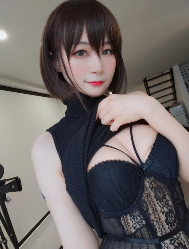 Coser小姐姐白银 – 黑色包臀裙[35P40.5M]