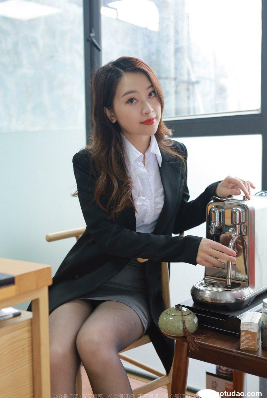 [IESS异思趣向]2022.03.29 丝享家1043：小婕《有事秘书干》[97P／143MB]