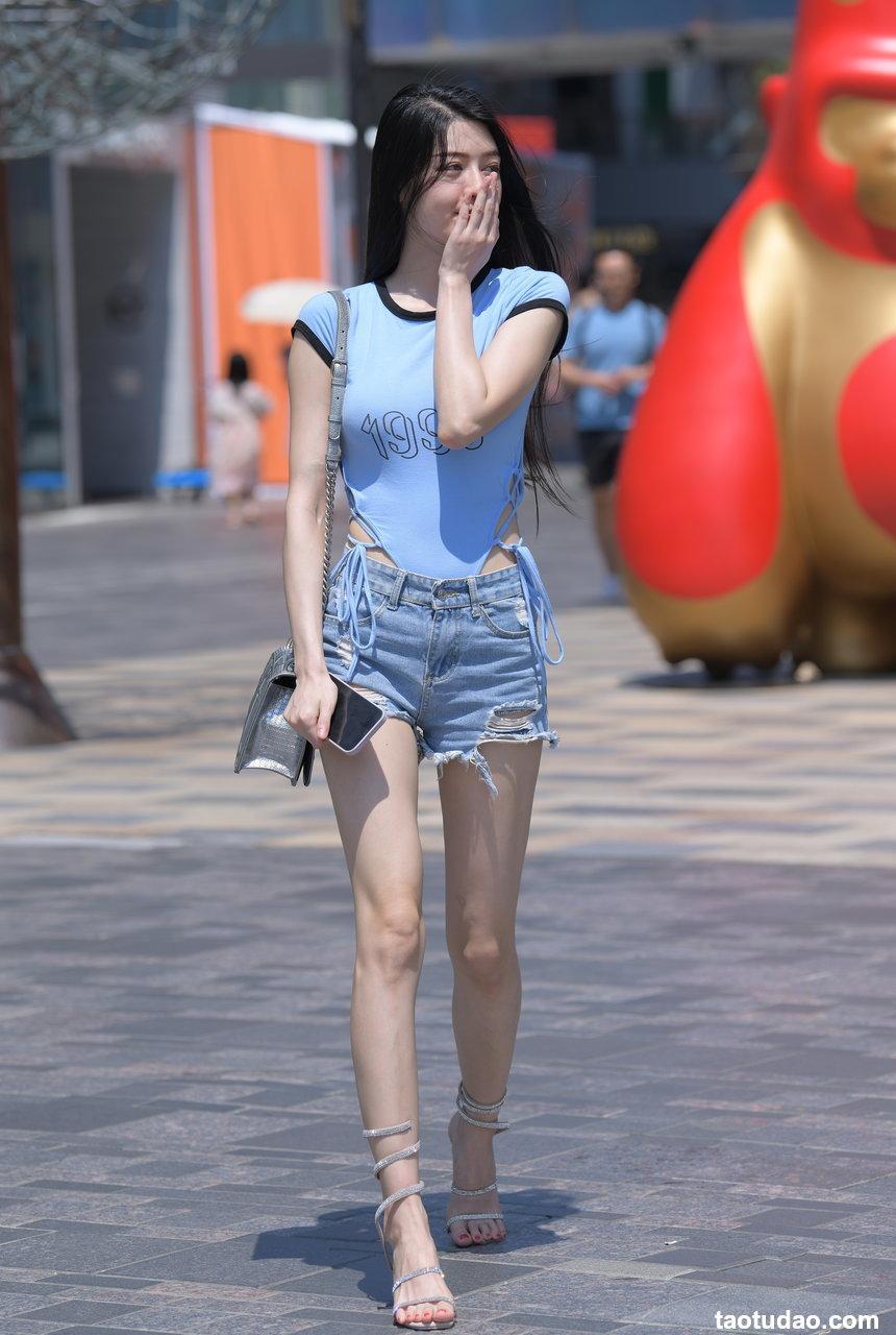 都市丽人蓝色牛仔热裤美女【770P+1V-12.8G】