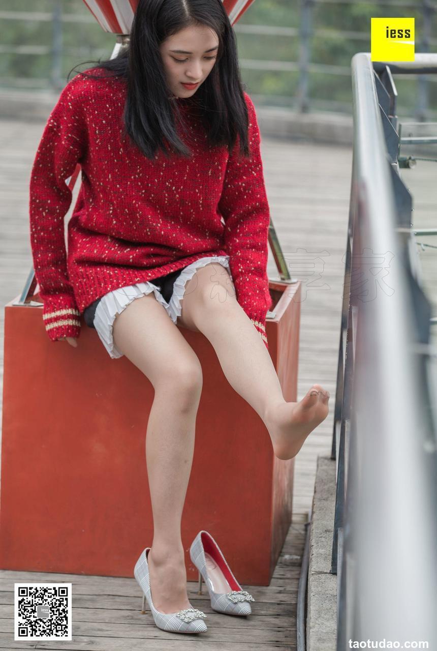 [IESS异思趣向] 2018.12.02 丝享家372：姗姗 - 街拍姗姗和小助理 [92P]