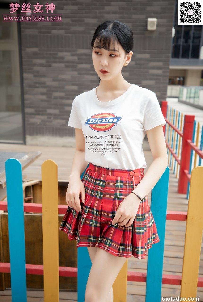 [MSLASS梦丝女神] 2019.09.09 可岚《小白鞋搭配油光丝袜》[81P+1V-993MB]