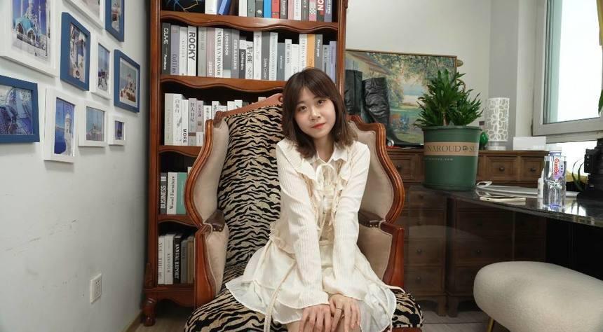 [A&F]丝足视频 069-可爱的小女生冰凌展示性感的36码小脚 [1V-3.52G]